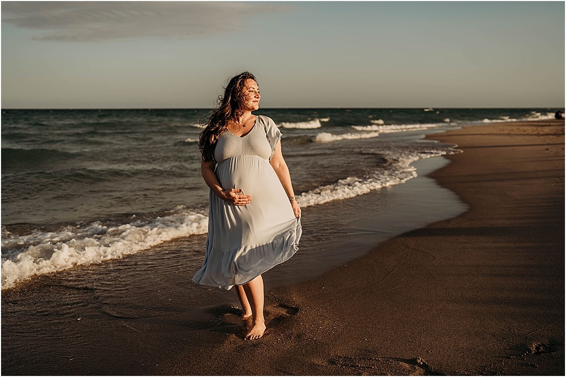 Diana's beach maternity session by Lindsay Ann Photography